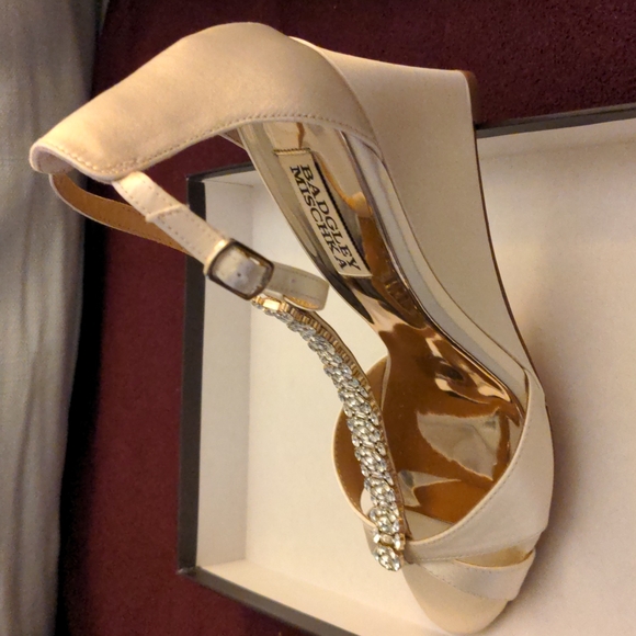 Badgley Mischka Bridal Shoes | Ivory Wedges - Picture 3 of 4